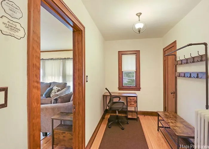 Flat On Hamilton Court Waukegan