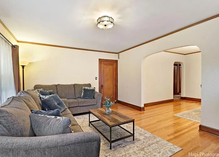 Flat On Hamilton Court *